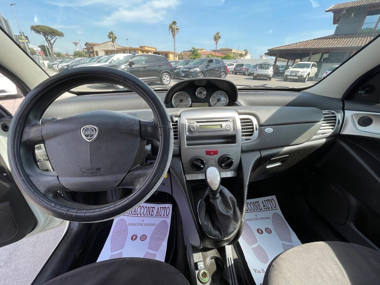 Lancia Ypsilon 1.2 Argento