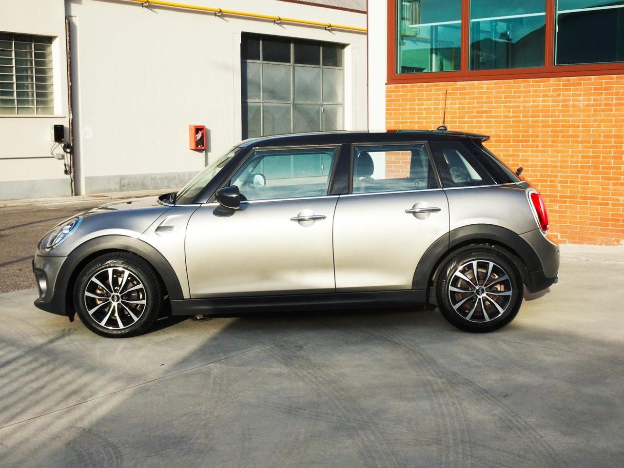 MINI Cooper 1.5 5 porte AUTOMATICA -PREZZO BOMBA....-