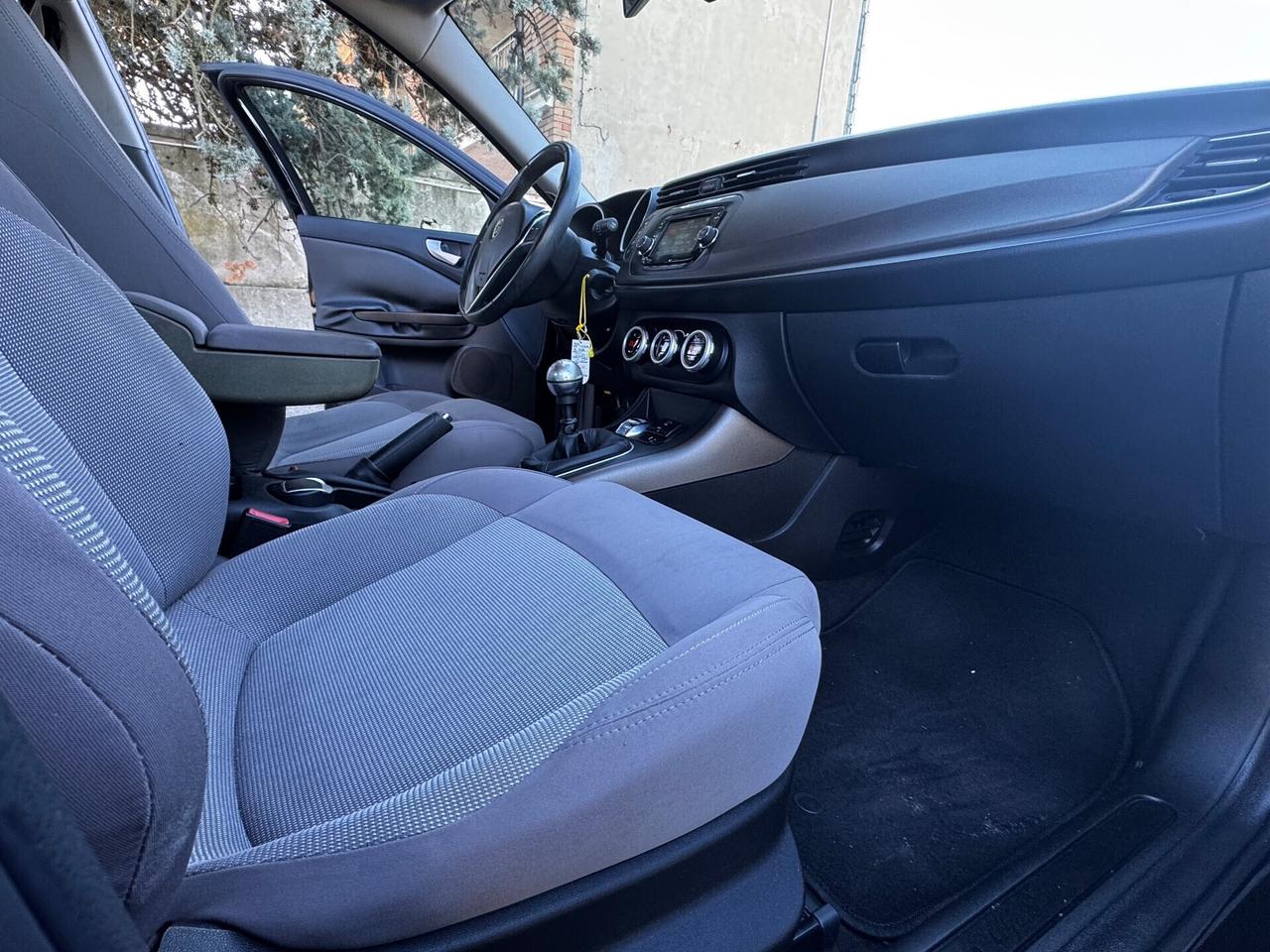 Alfa Romeo Giulietta 1.6 JTDm-2 105 CV Distinctive