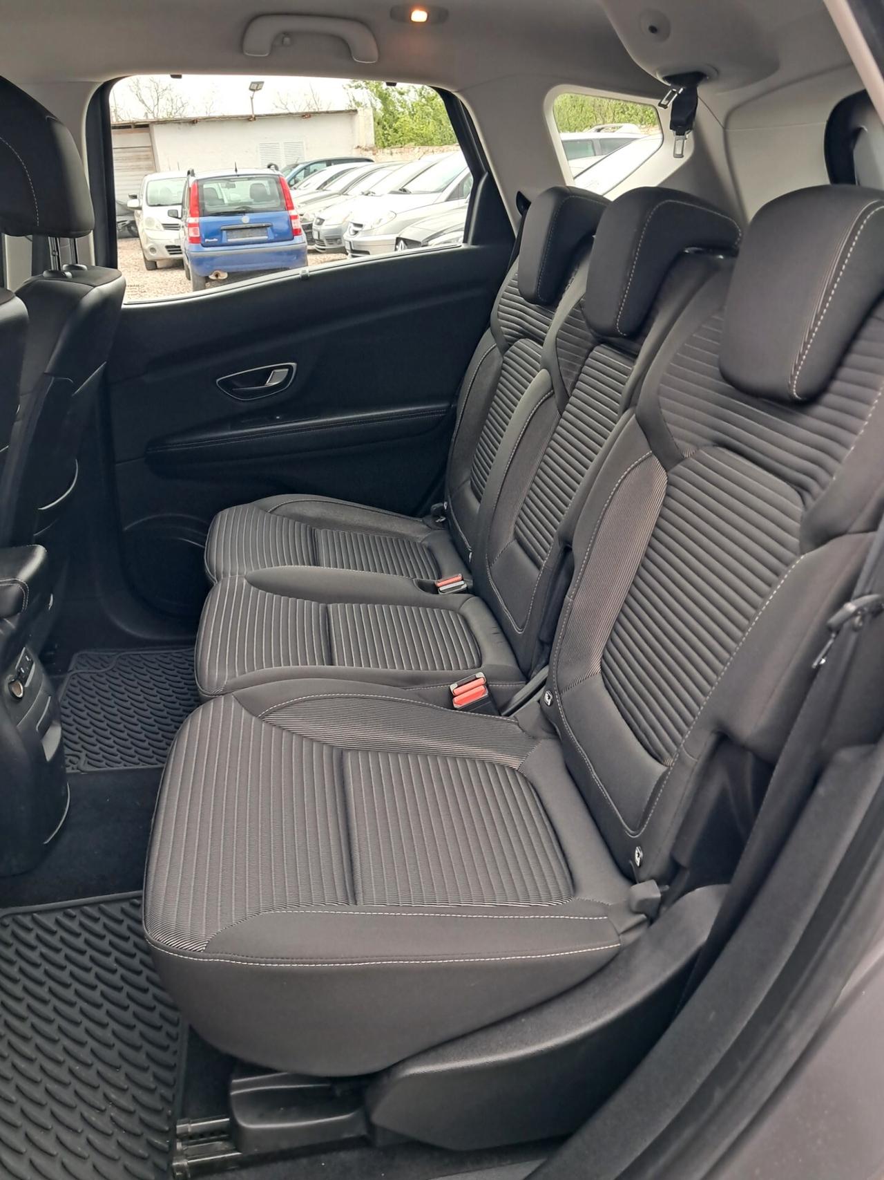 Renault Grand Scenic Blue dCi 120 CV EDC Initiale Paris