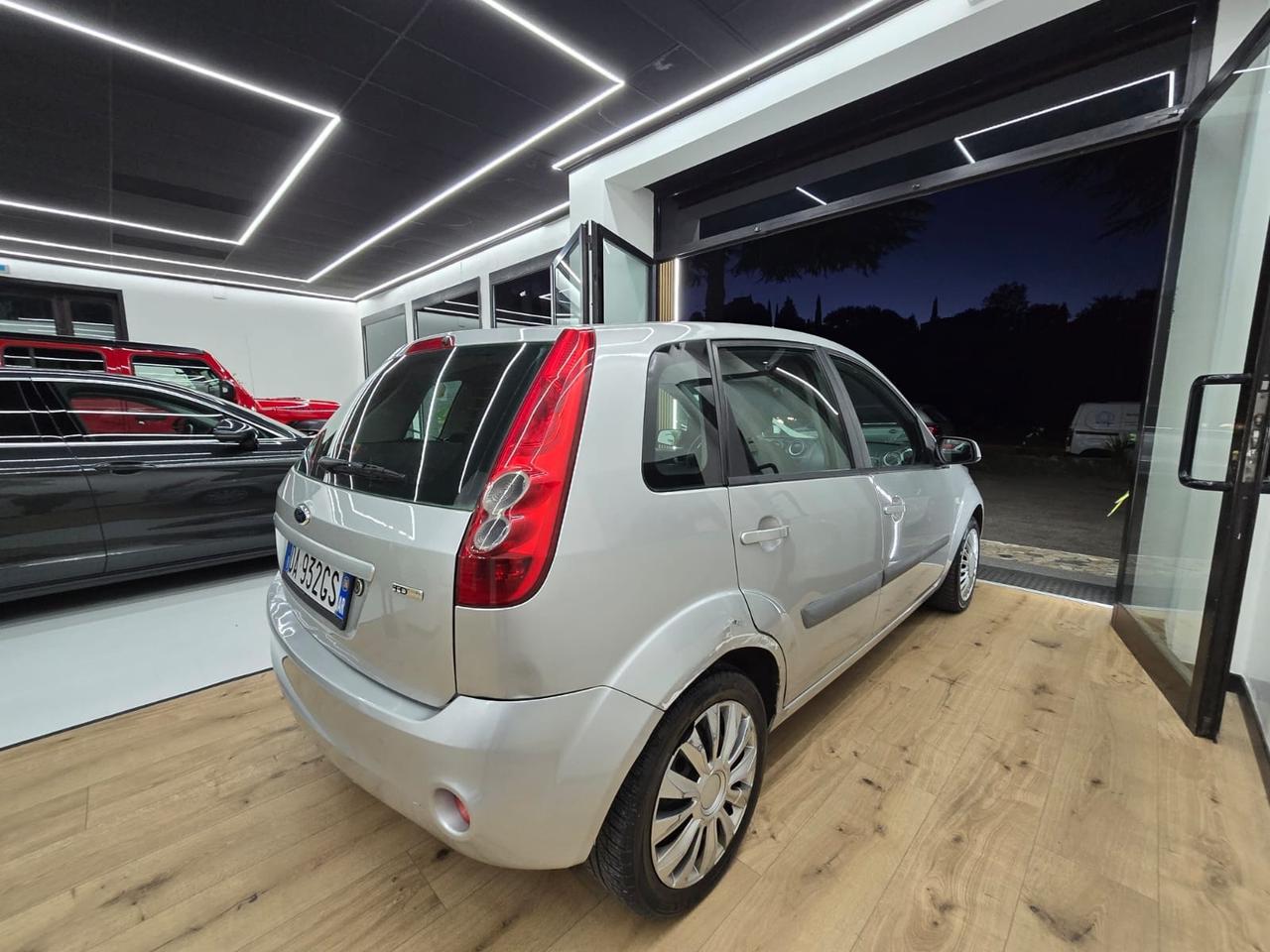 Ford Fiesta 1.4 TDCi 5p. Ghia