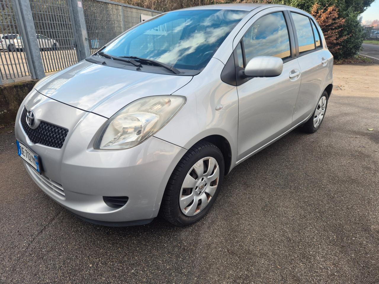 Toyota Yaris 1.0 Benzina 5 porte Sol