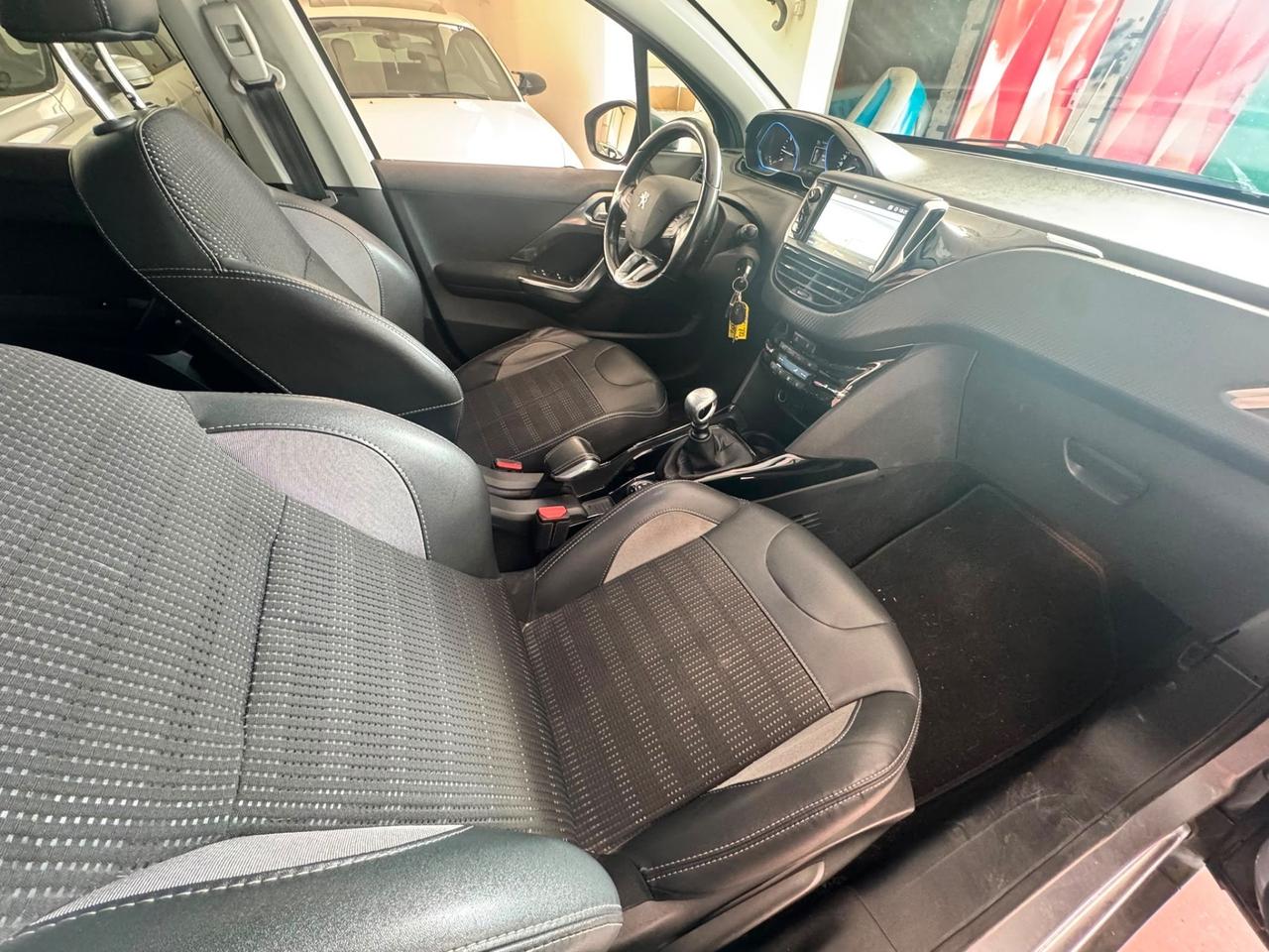 Peugeot 2008 BlueHDi 120 S&S Black Matt NEOPATENTATI