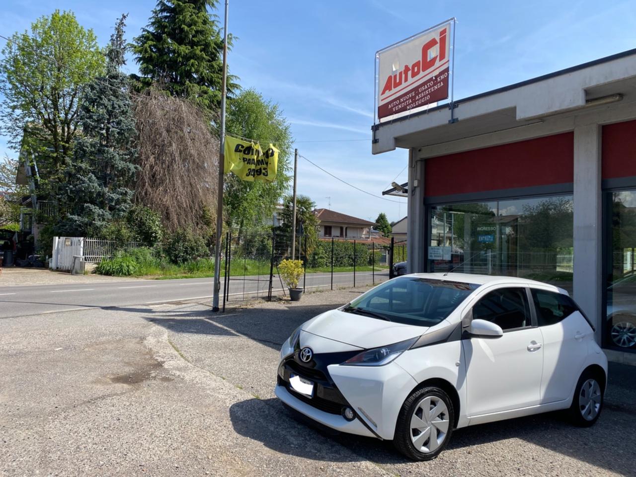Toyota Aygo 1.0 VVT-i 69 CV 5 porte x-play