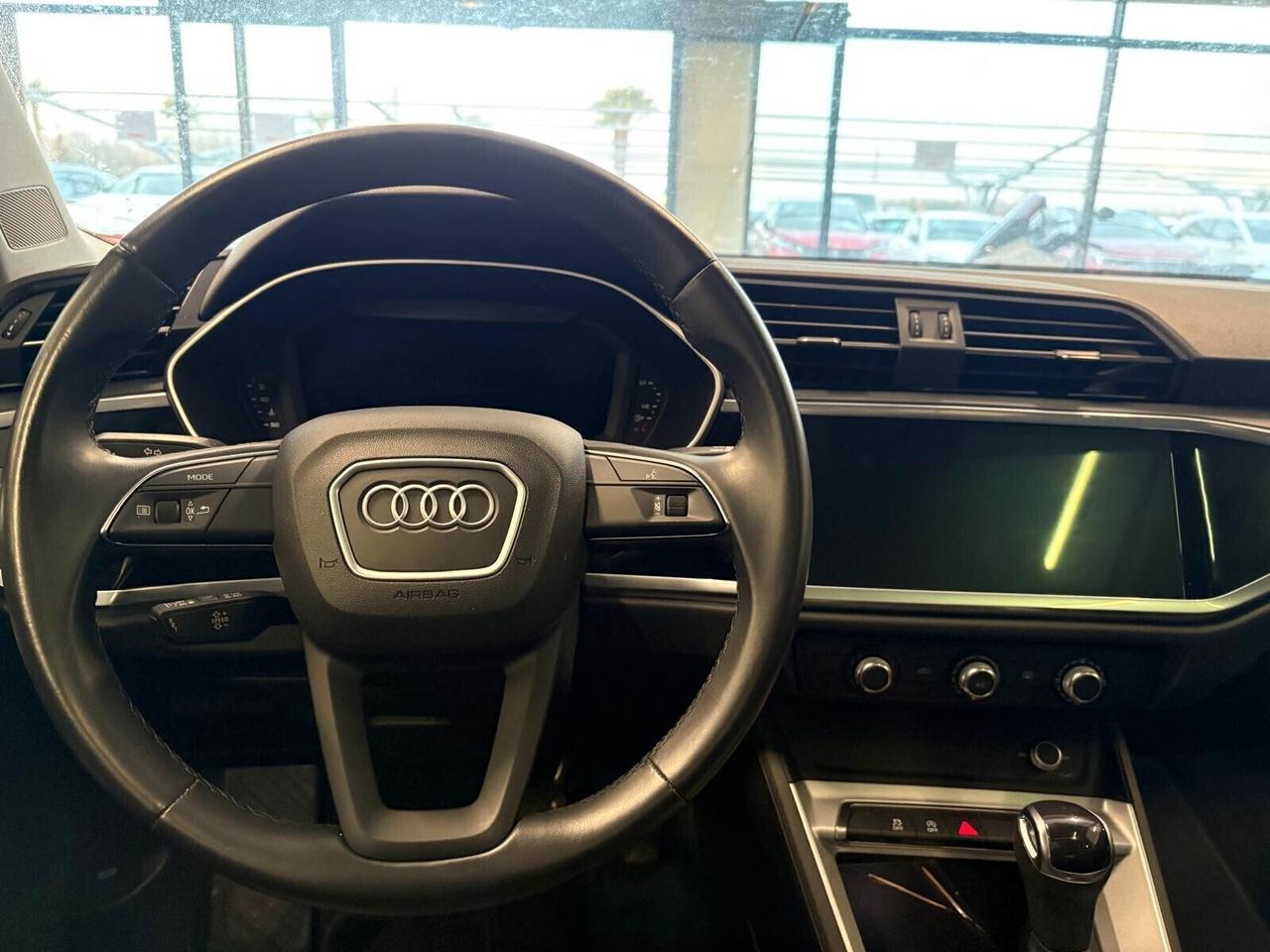 Audi Q3 35 TDI quattro S tronic 10000 km TETTO