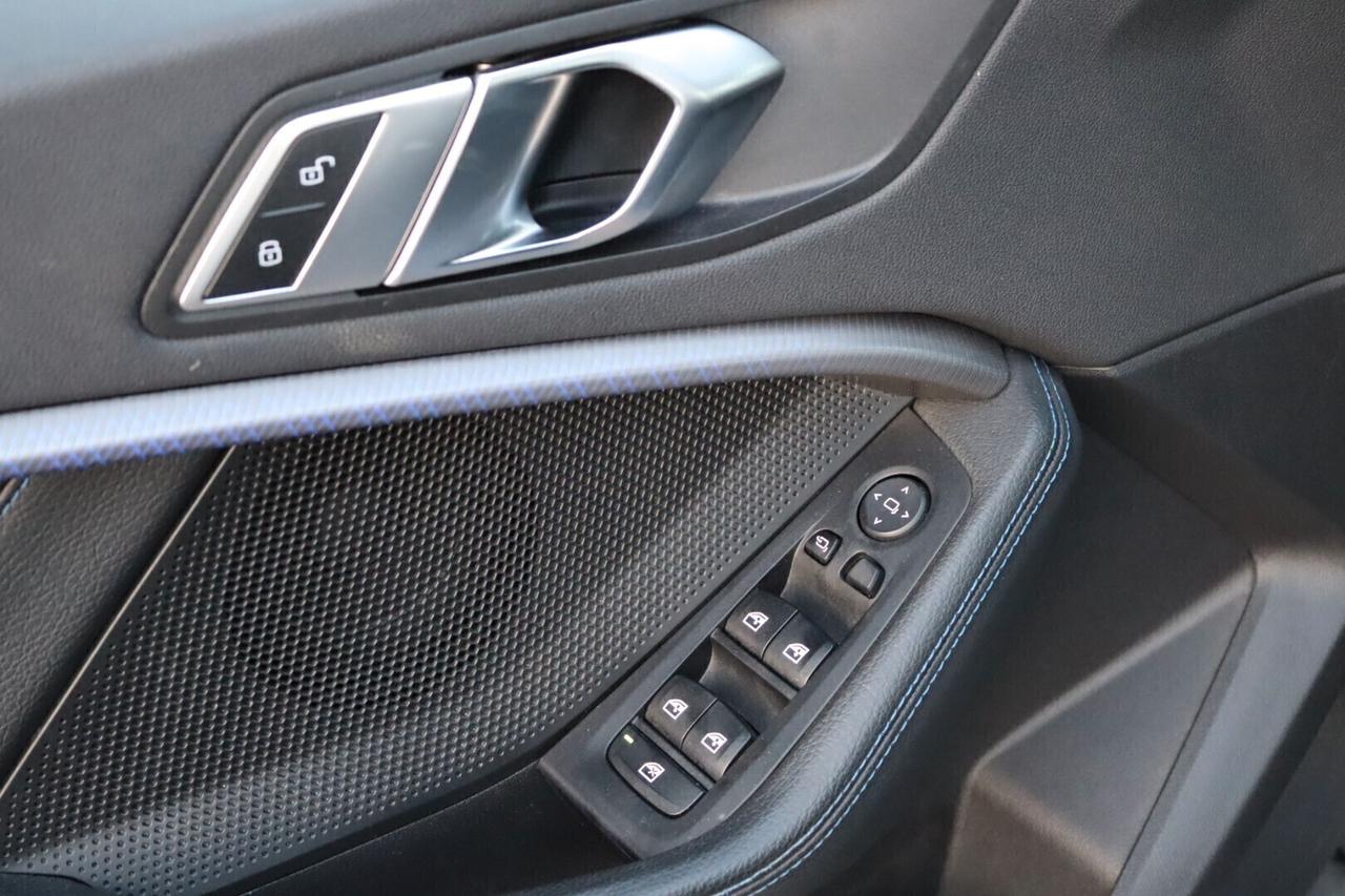 Bmw 118 118d 5p. Msport