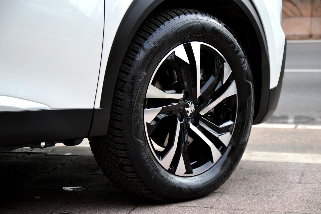 Peugeot 2008 1.5 HDi 130CV ALLURE AUTOM. **PREZZO REALE**