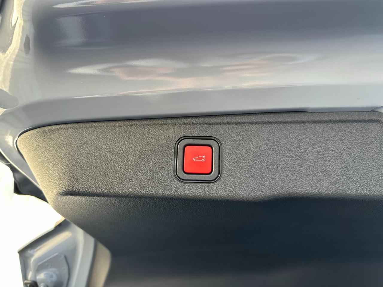 Jeep Avenger 1.2 turbo e-hybrid mhev Summit fwd 110cv edct6