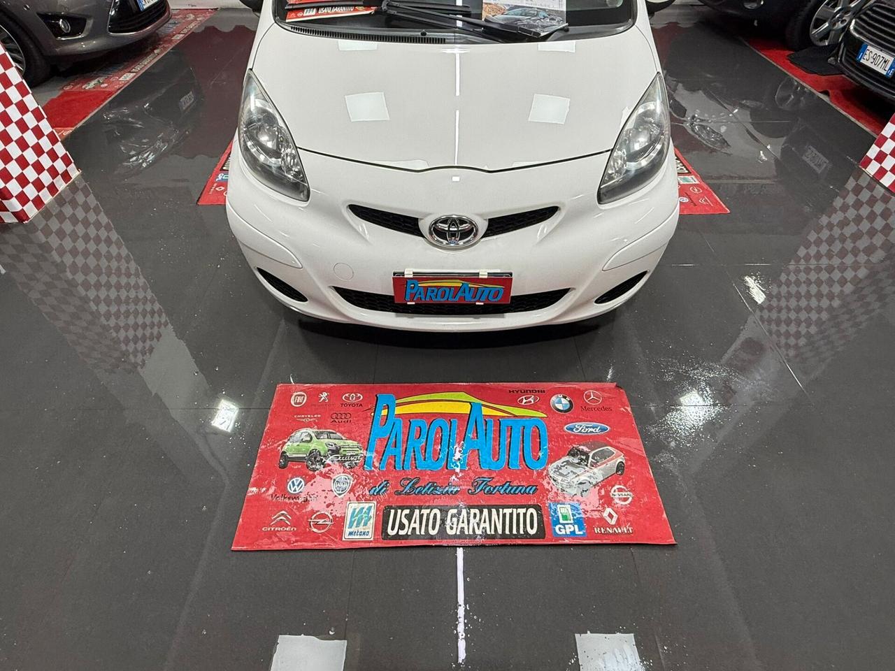 Toyota Aygo 1.0 68cv 5 porte Sol - 2011