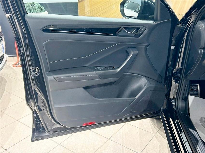 Volkswagen T-Roc 2.0 TDI SCR 150 CV DSG R-Line