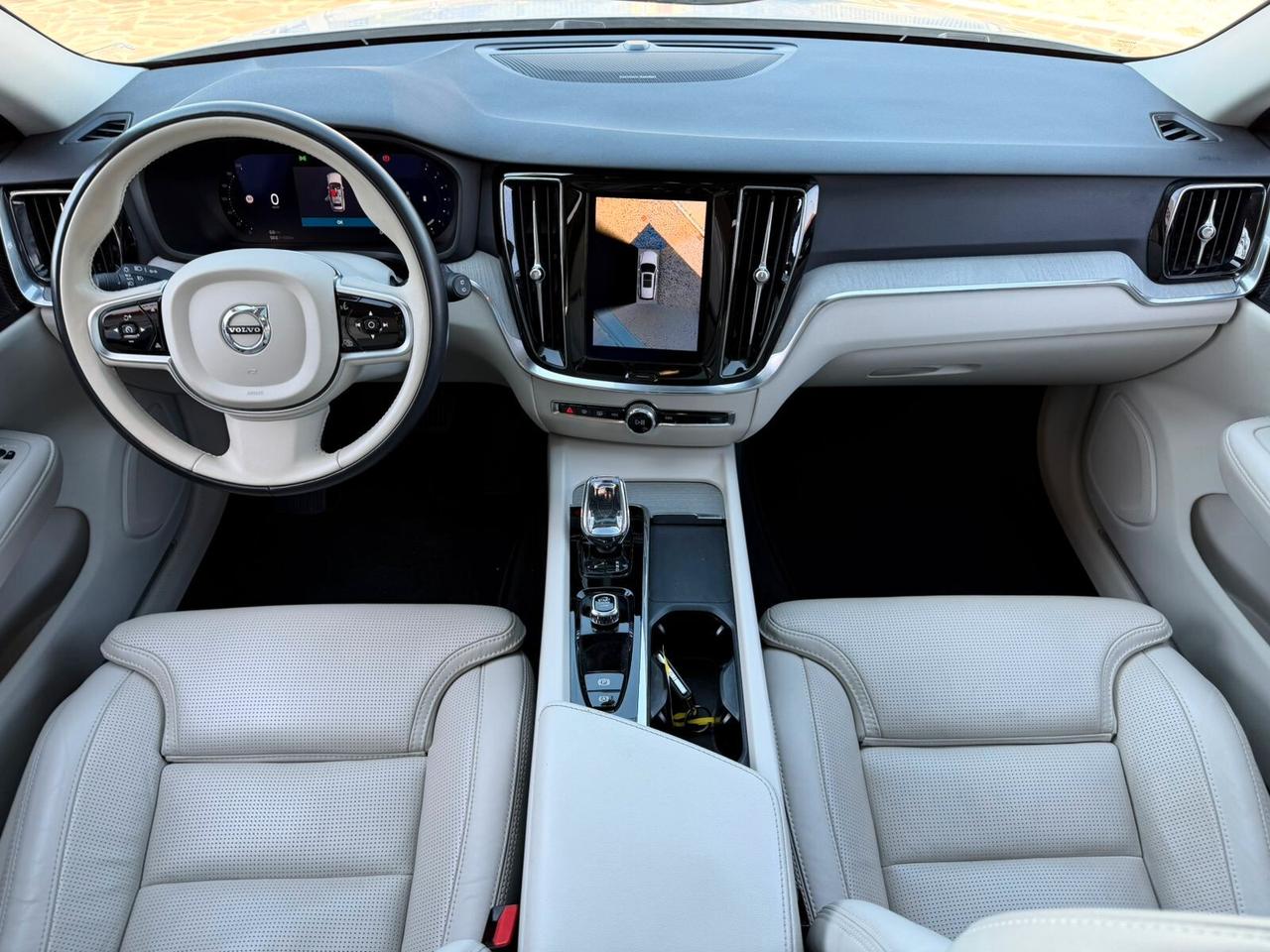 Volvo V60 Cross Country 2.0 B4 (d) AWD auto Plus Bright - GARANZIA 2028