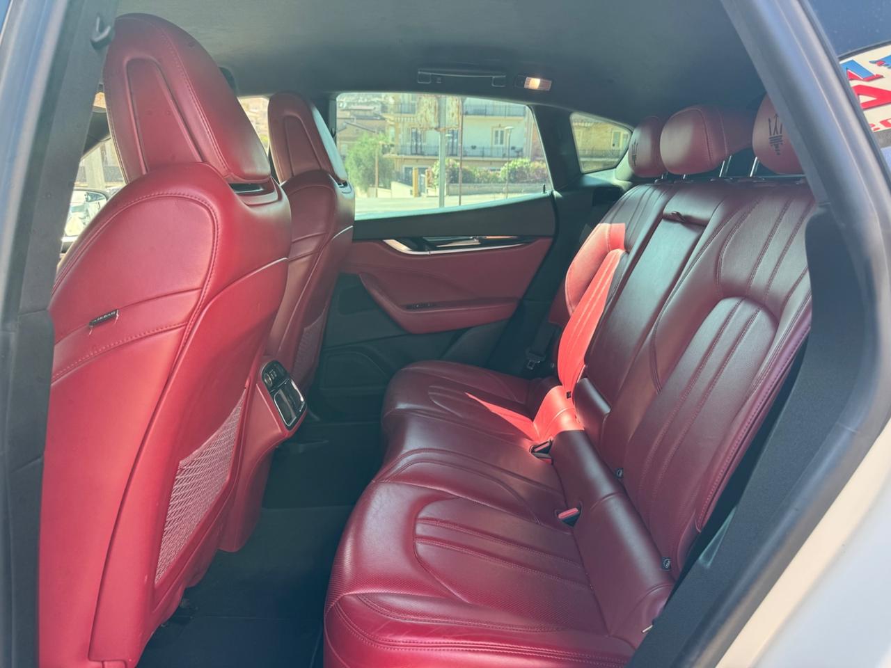 MASERATI LEVANTE 3.0 D V6 250 GRANSPORT IVA ESPOSTA
