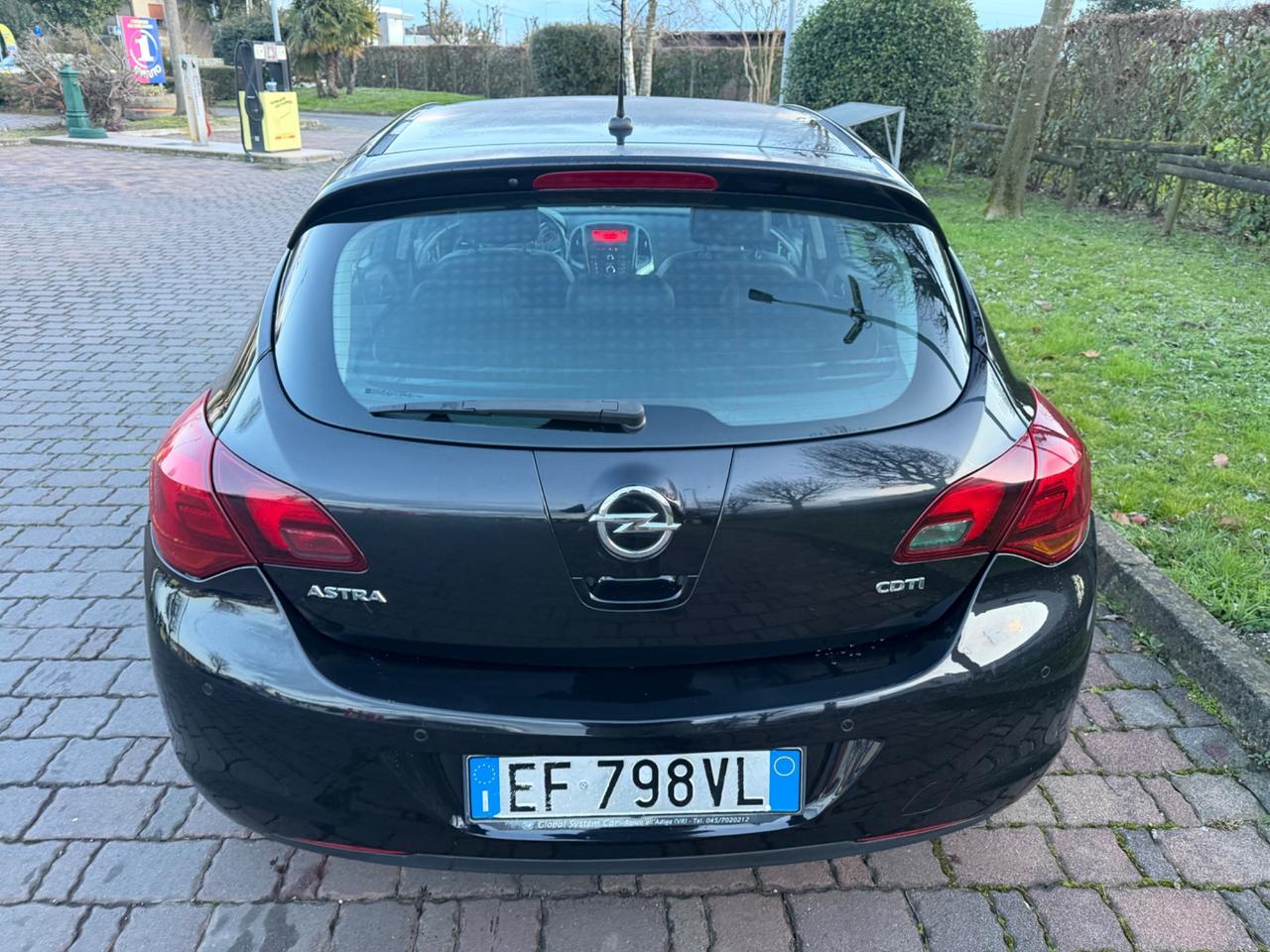 Opel Astra 1.7 diesel 2011 NEOPATENTATI