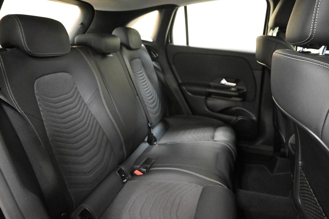 MERCEDES GLA (H247) GLA 180 d Automati...