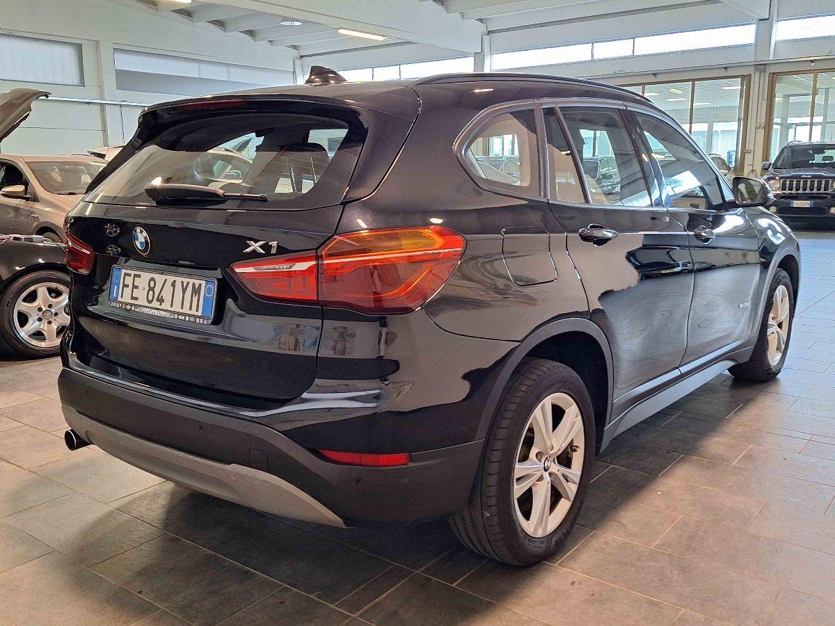 BMW X1 sDrive18d Business - AUTOMATICA + PAD - TAGLIANDATA - GARANZIA -