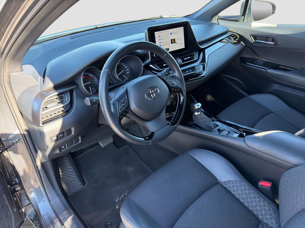 TOYOTA C-HR 2.0 Hybrid E-CVT Morebusiness