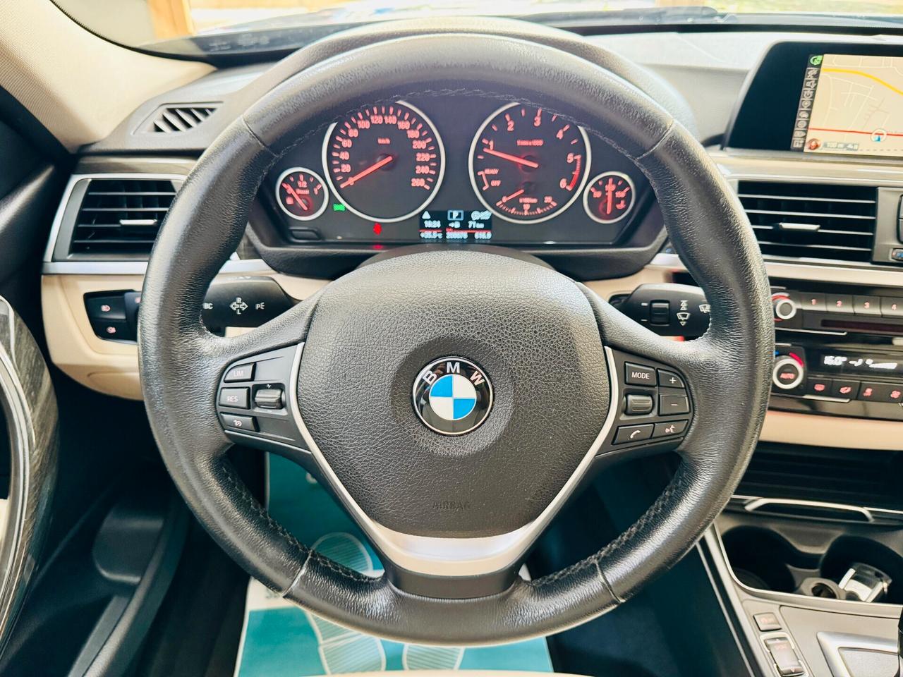 Bmw 316d Touring Luxury Autom/LED/Navi