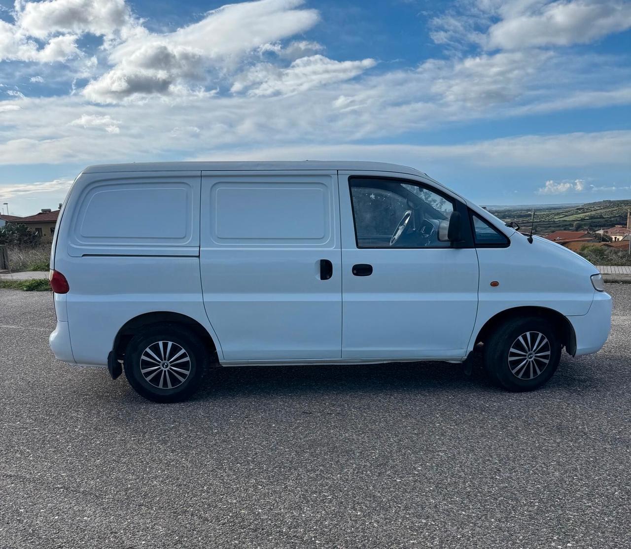 Hyundai H-1 2.5 TDI Pianale Cabinato