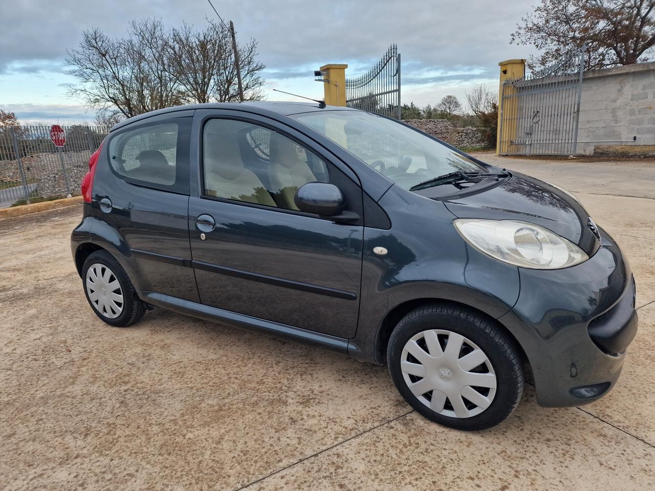 Peugeot 107 1.0 68CV 5p. Sweet Years