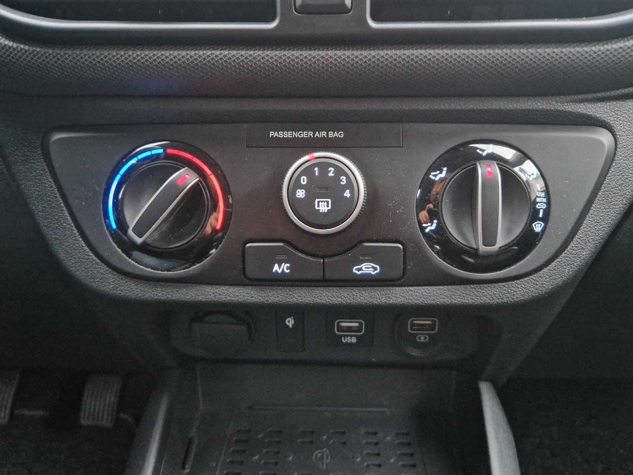 Hyundai i10 1.0 67CV "SOLO 27.700 km" Carplay, Telecam., ADAS