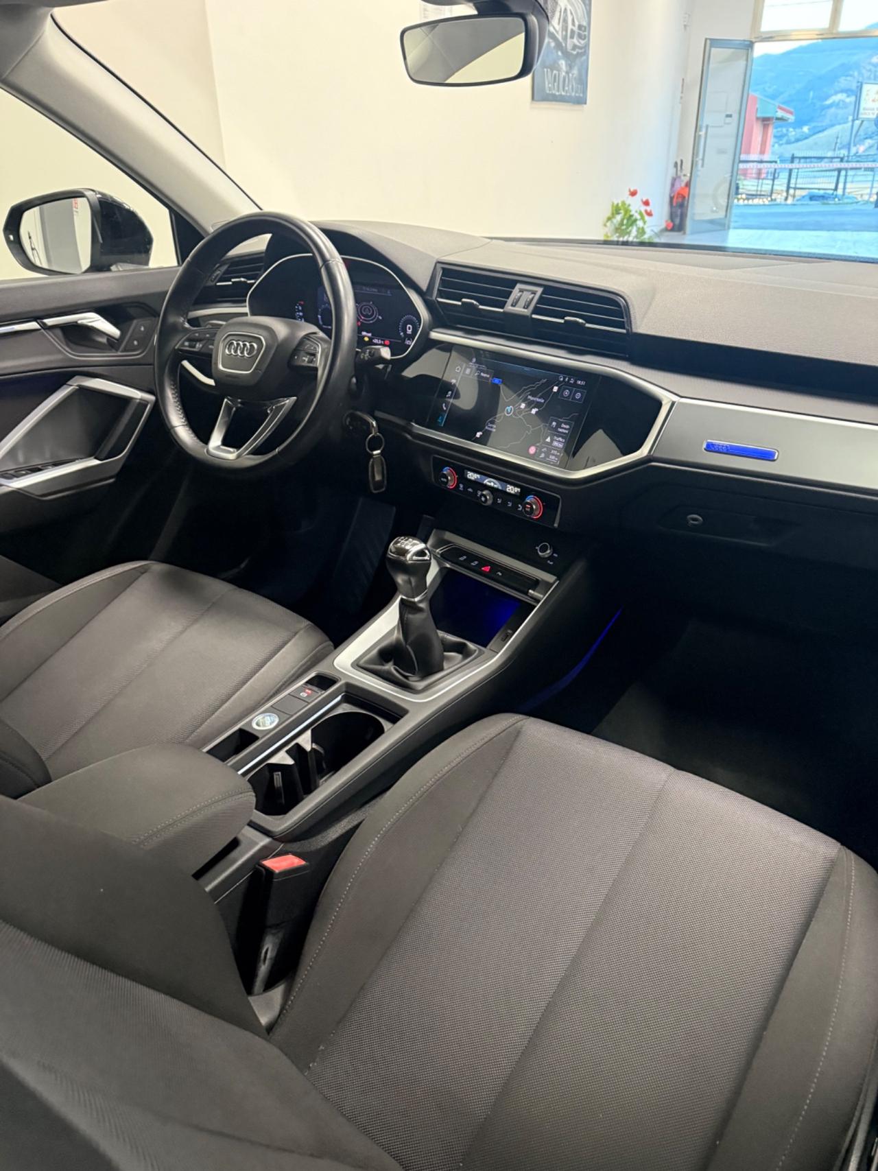 Audi Q3 35 TFSI Business Advanced