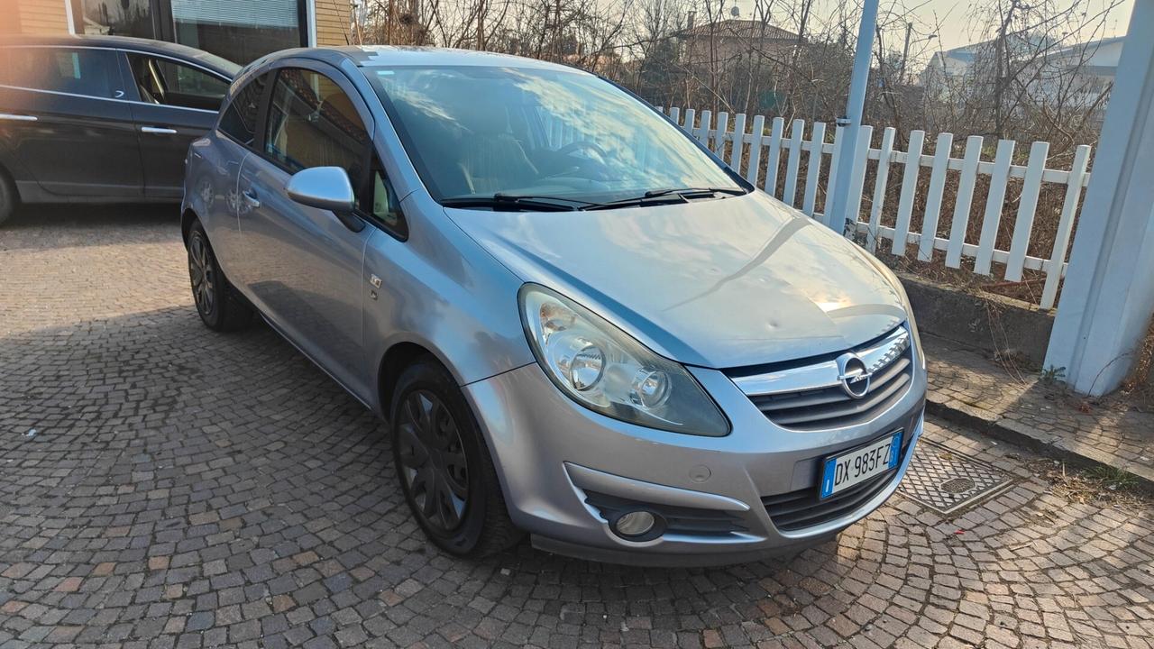 Opel Corsa 1.2 80CV 3 porte GPL-TECH Club