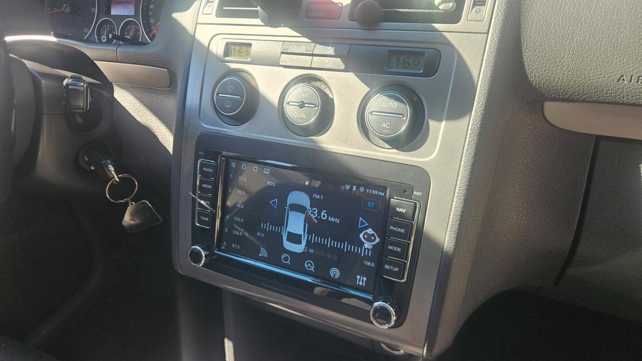 Volkswagen Touran 1.9 TDI DSG 7 POSTI