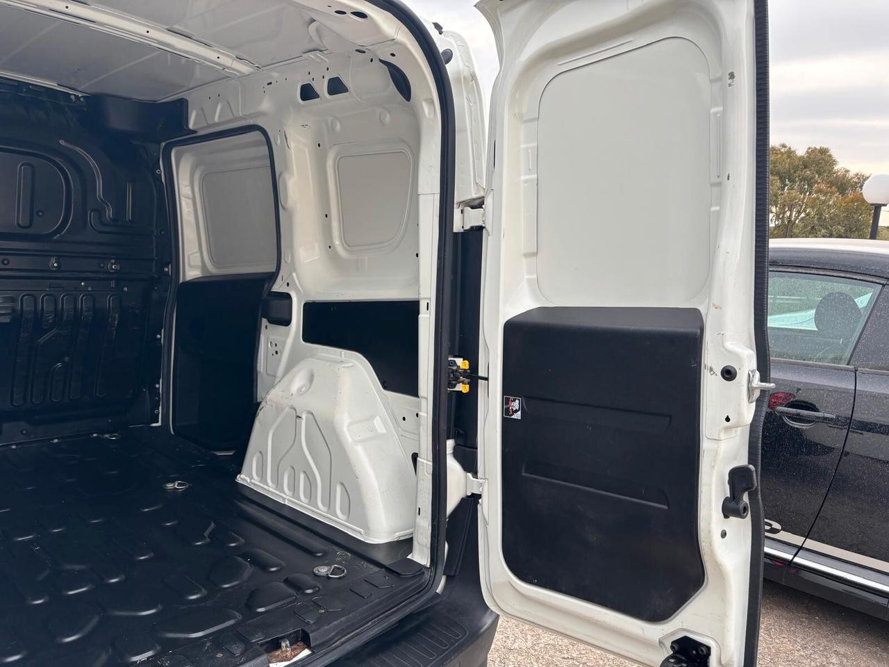 Fiat Doblò 1.6 MJT 105CV PC-TN Cargo - 2020