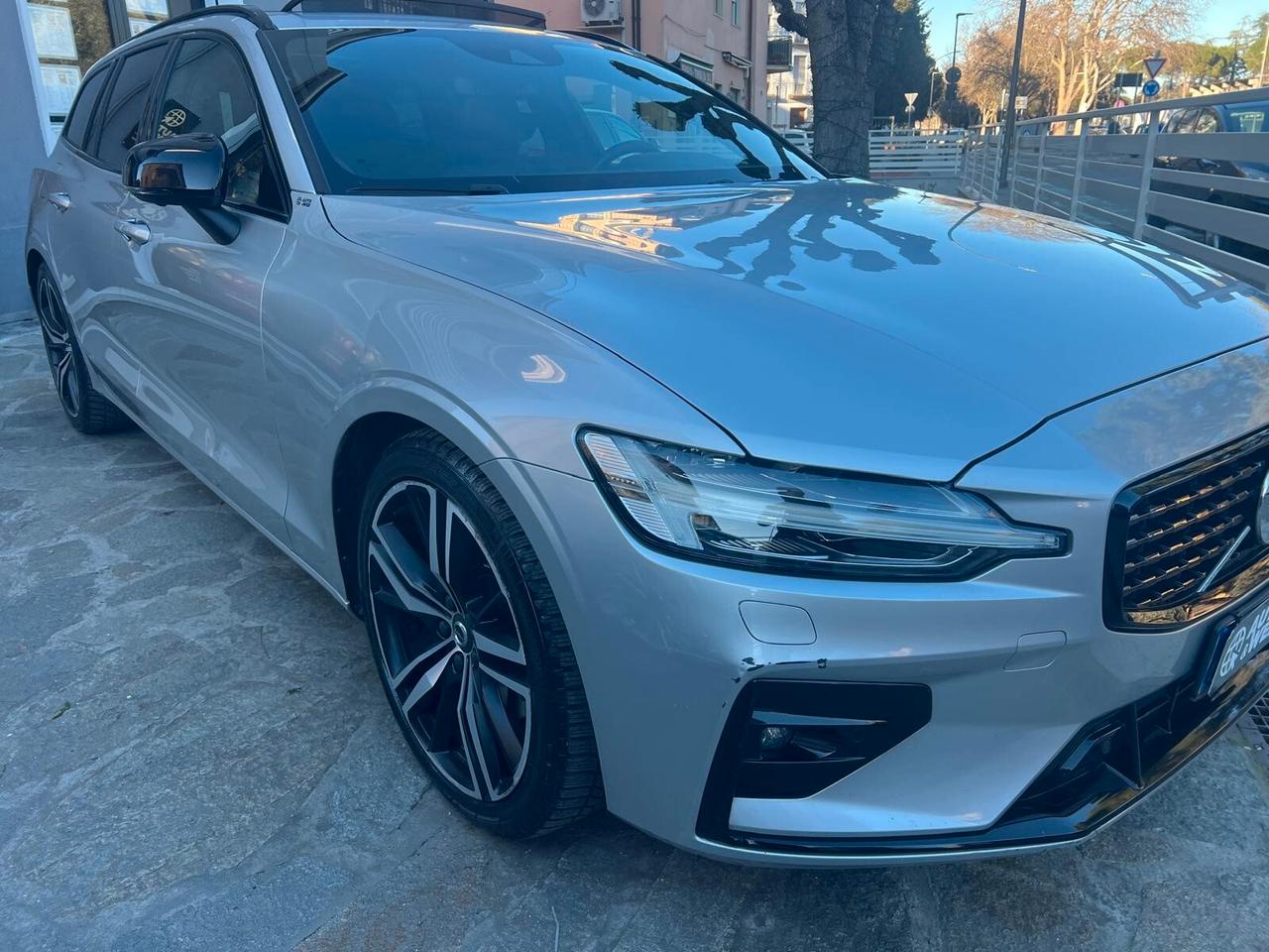 VOLVO V60 B4 GEARTRONIC R-DESING