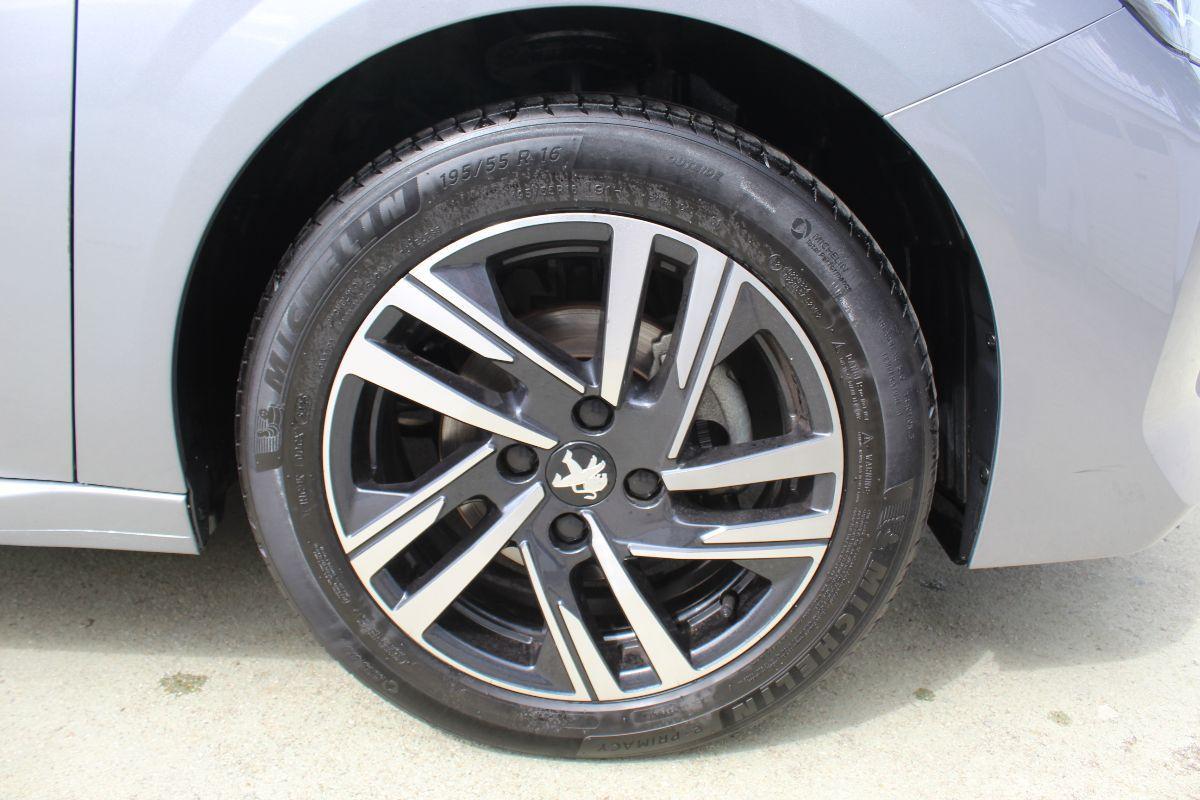 PEUGEOT - 208 1.2 puretech Style