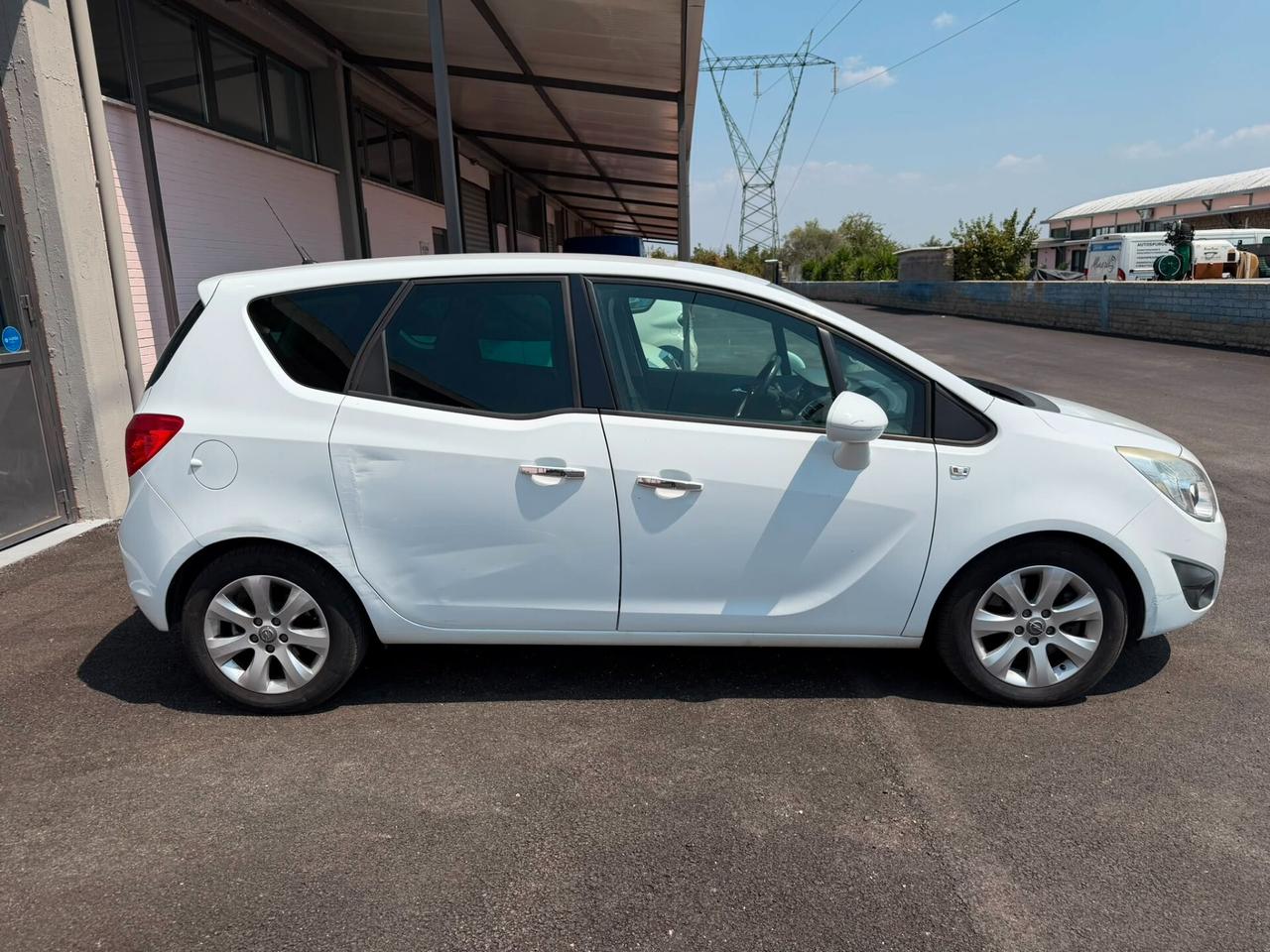 Opel Meriva 1.7 CDTI 110CV b-color