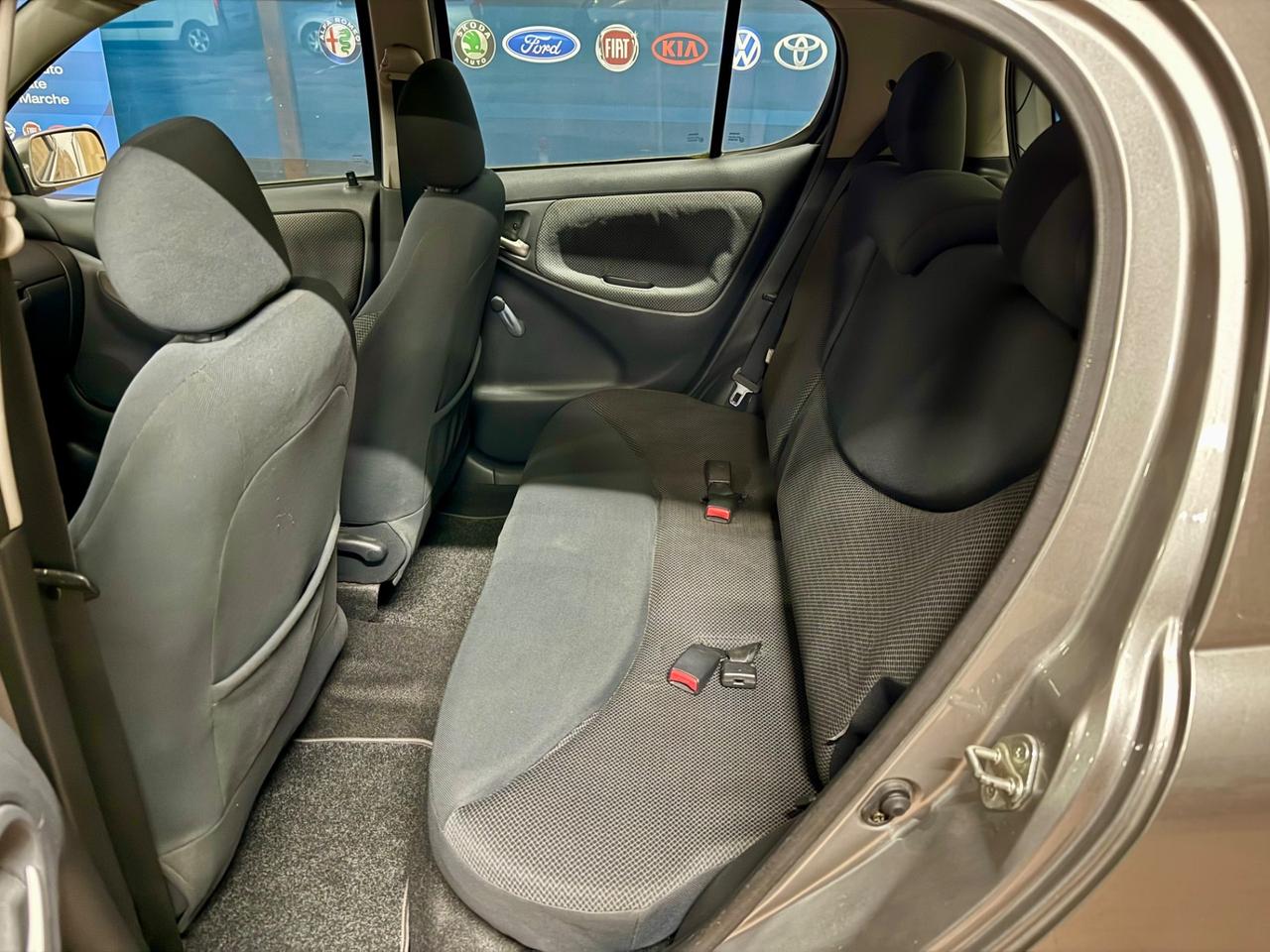 Toyota Yaris 1.0benzina 65cv Neopatentati