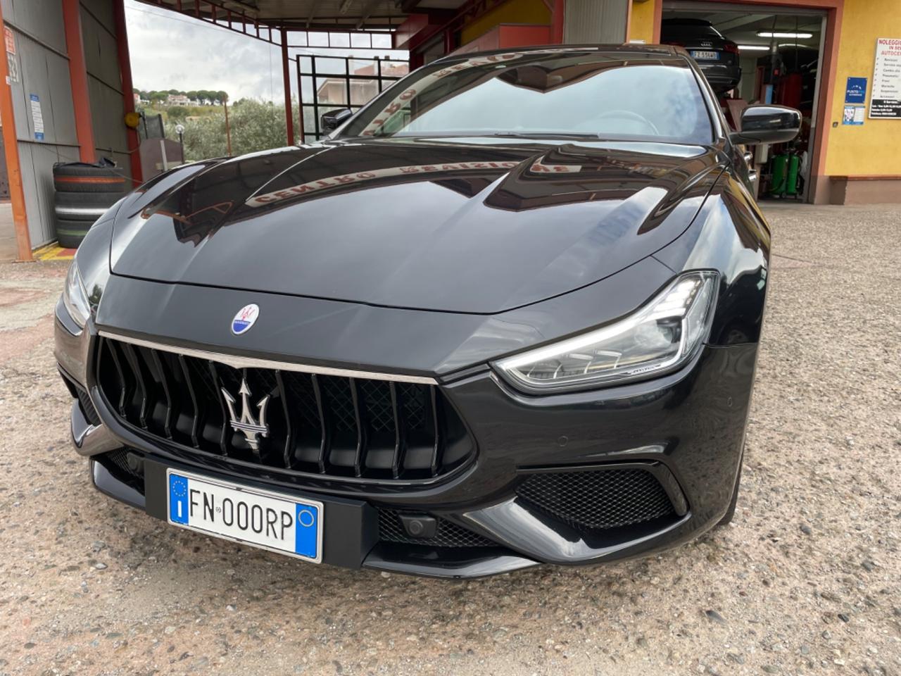 Maserati Ghibli V6 430 CV Q4 Gransport