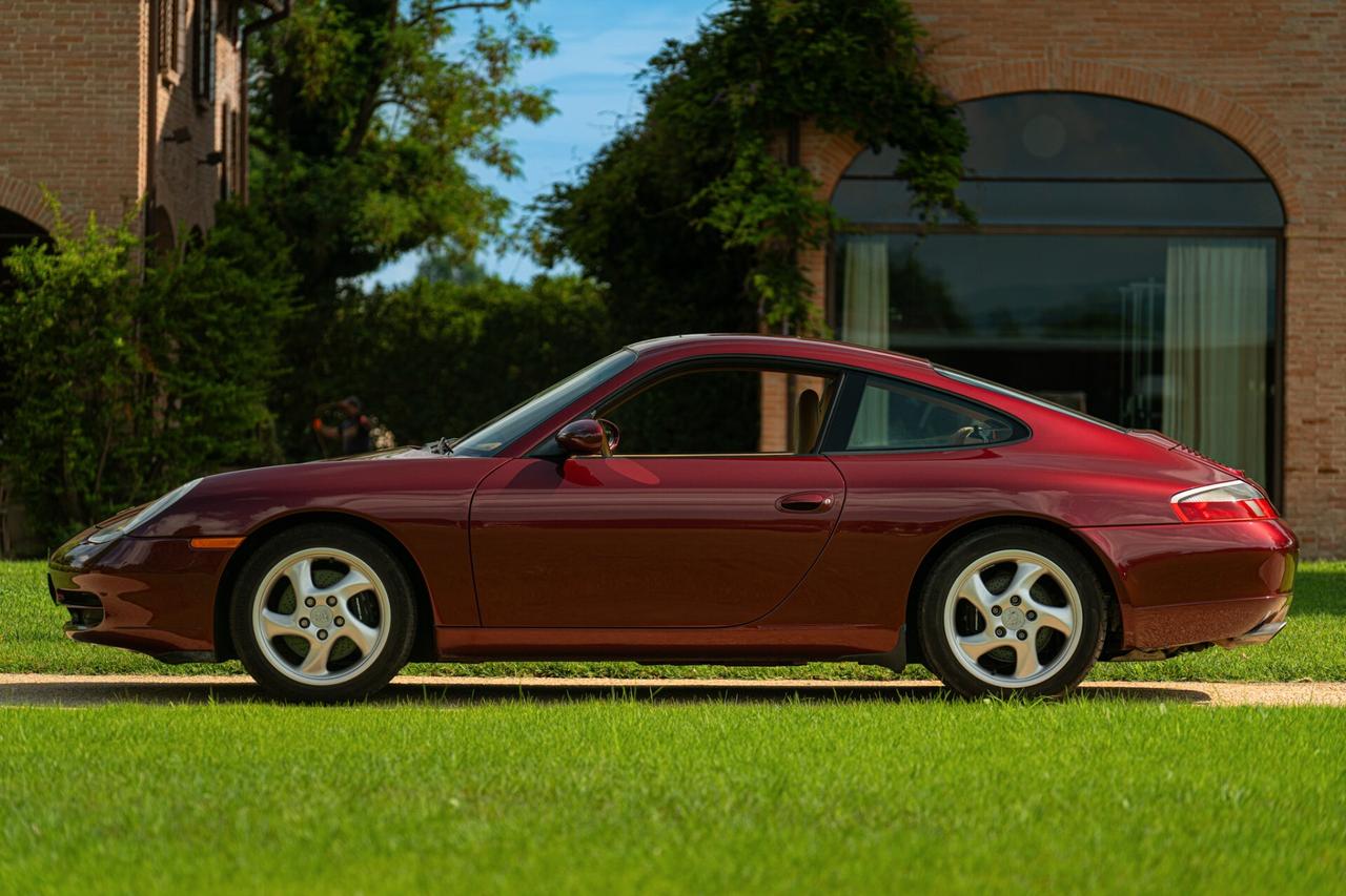 Porsche 996 (911) CARRERA - POR00269