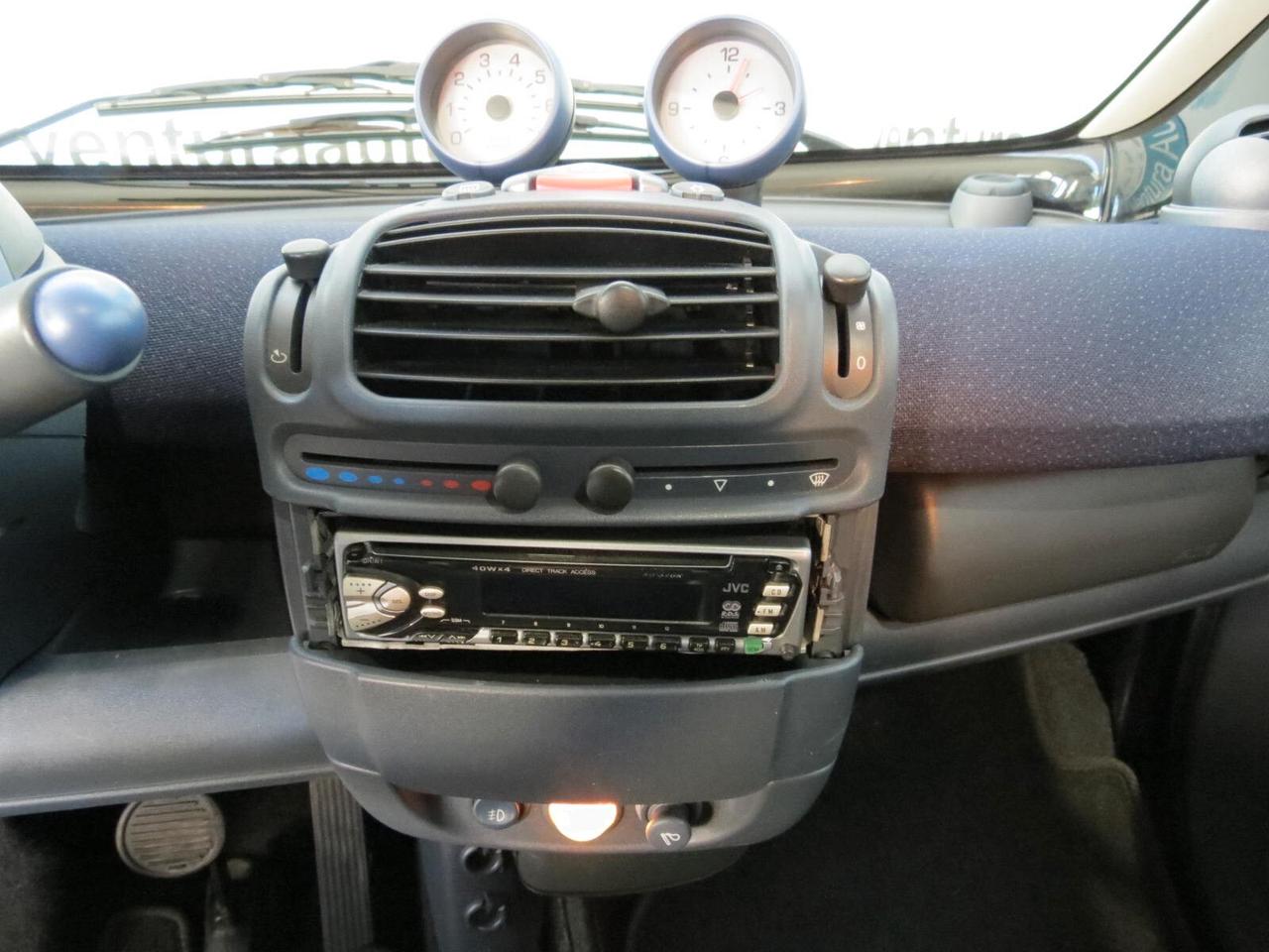 Smart 700 city-coupé pure (45 kW)