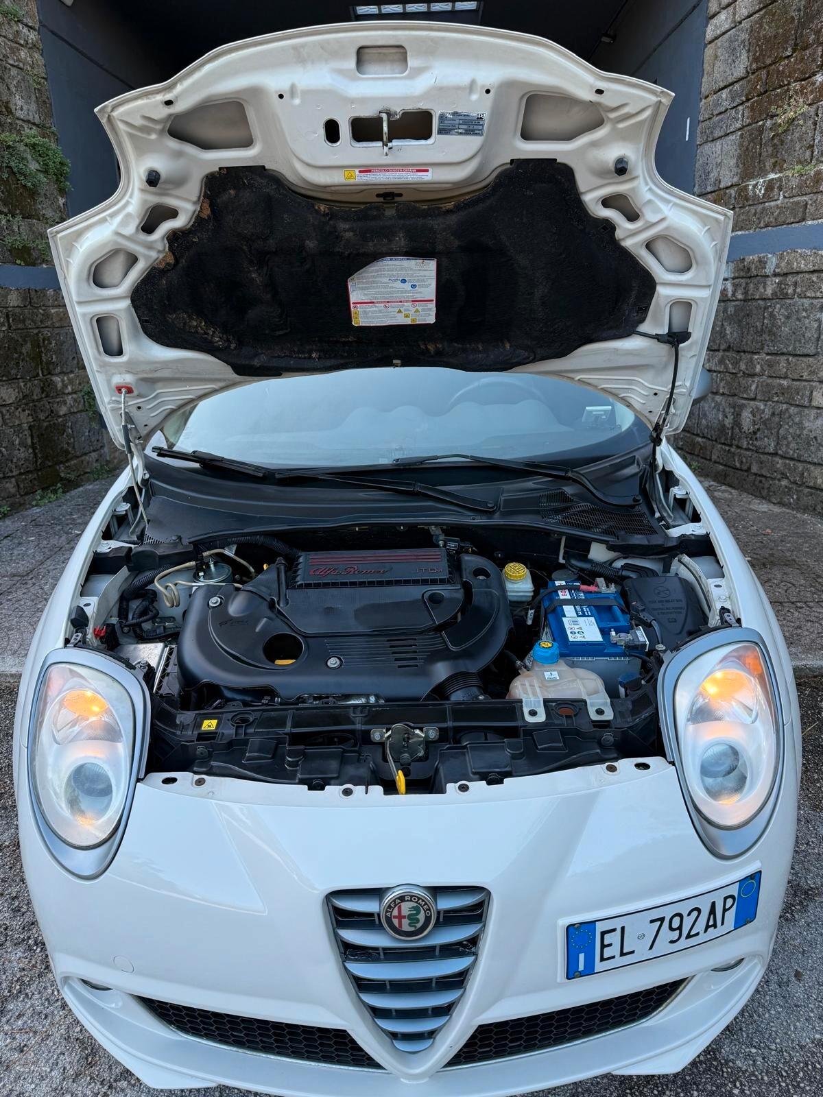 Alfa Romeo MiTo 1.3 JTDm-2 95 CV S&S Distinctive Sport Pack