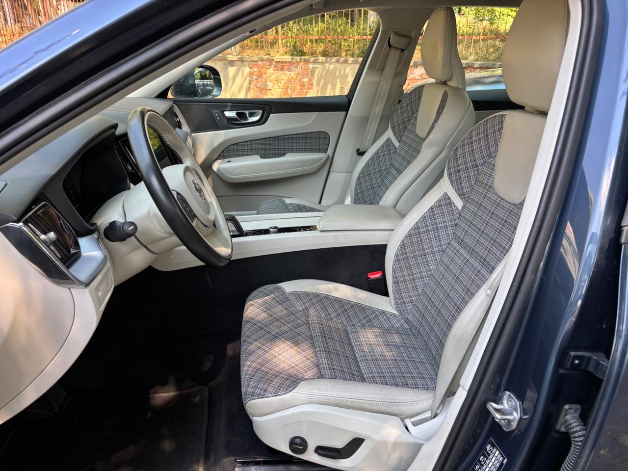 Volvo XC 60 XC60 B4 (d) AWD Geartronic Inscription