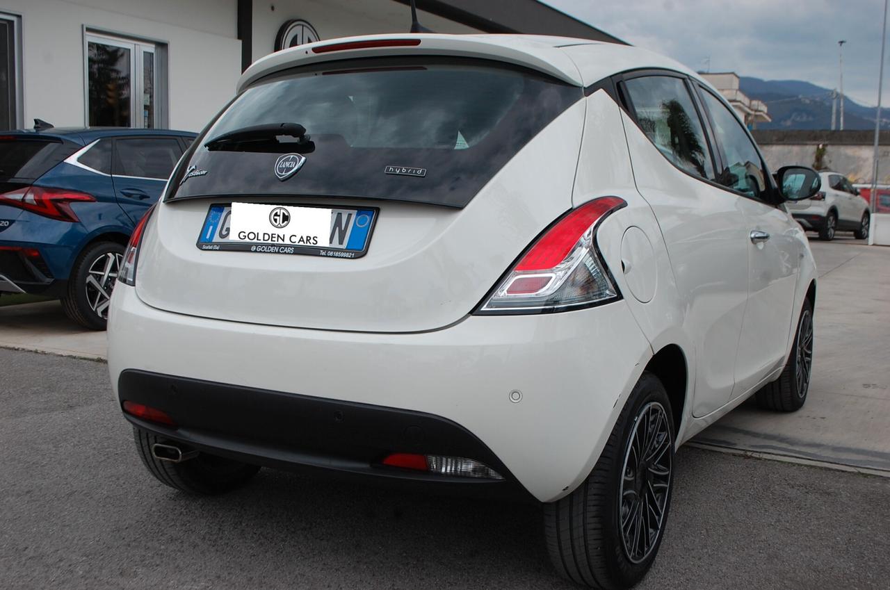 Lancia Ypsilon 1.0 firefly hybrid Gold Plus S&S Uff Italy USB