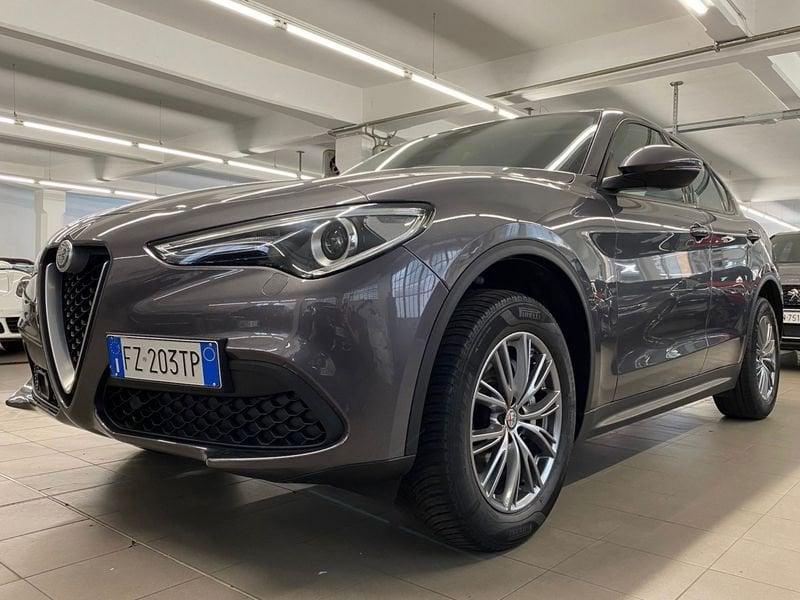 Alfa Romeo Stelvio 2.0 Turbo 200 CV AT8 Q4 Business