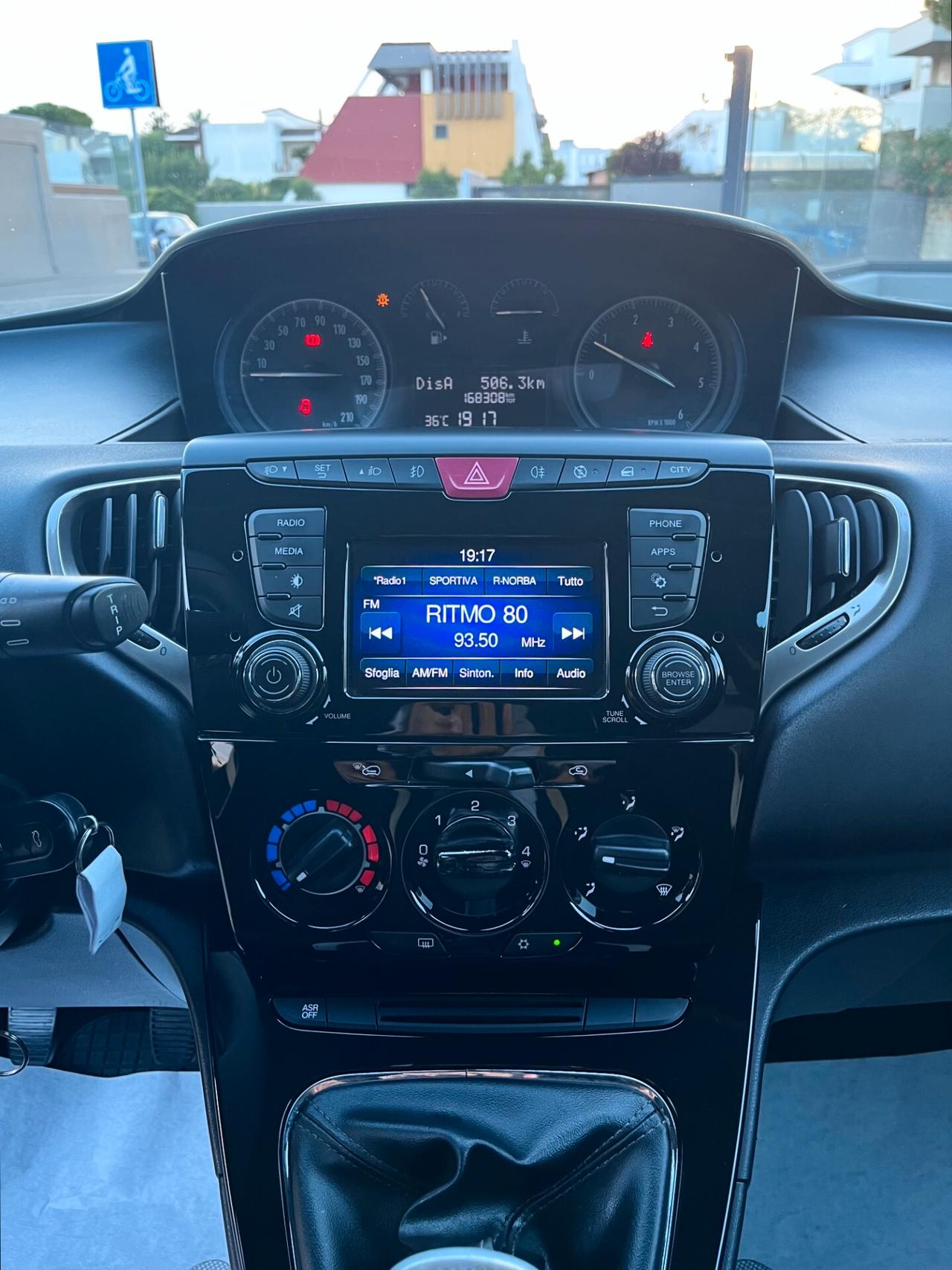 Lancia Ypsilon 1.3 MJT 16V 95 CV 5 porte S&S Gold