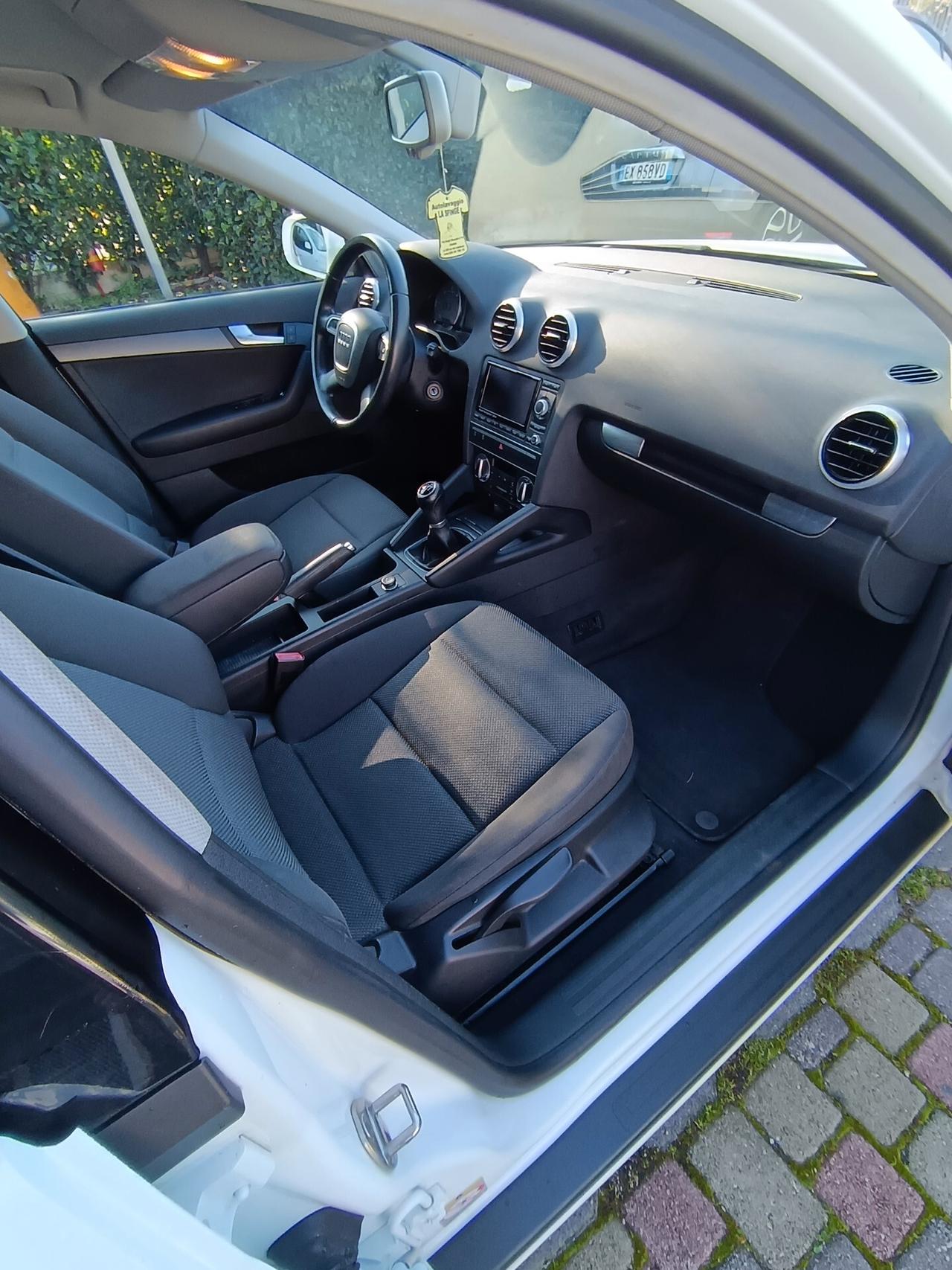 Audi A3 SPB 1.6 TDI 105 CV CR Ambition