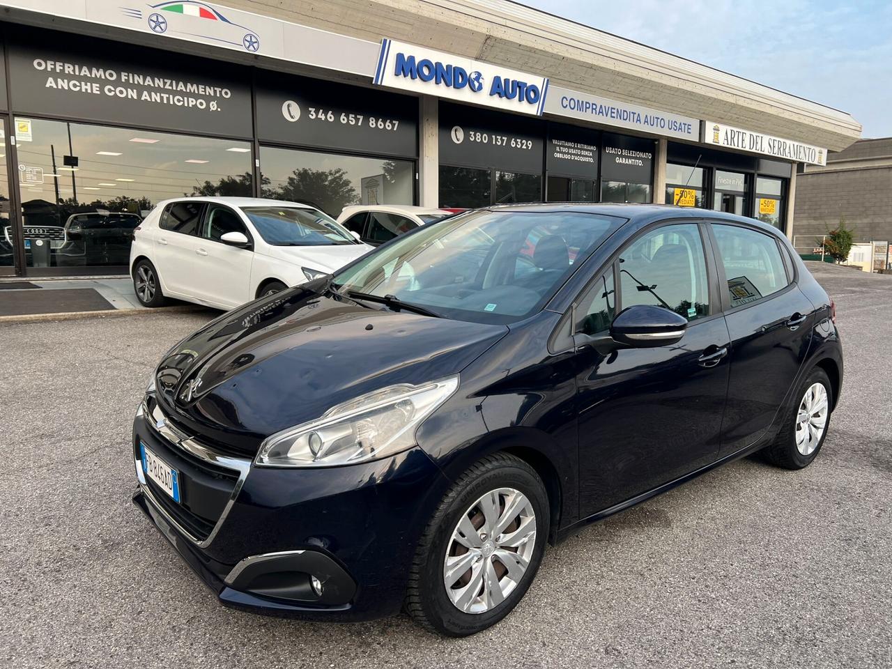 Peugeot 208 2015 5p 1.2 puretech Allure 82cv*82000km*OK NEOPAT