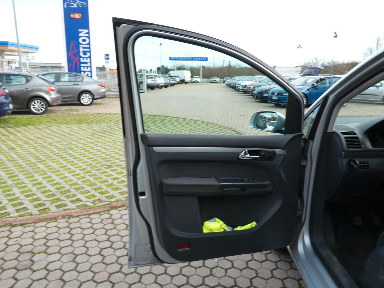 Volkswagen Touran 1.9 TDI 105CV DSG OK NEOPATENTATI