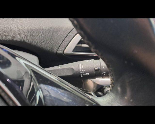 PEUGEOT 3008 1.6 bluehdi Business s&s 120cv