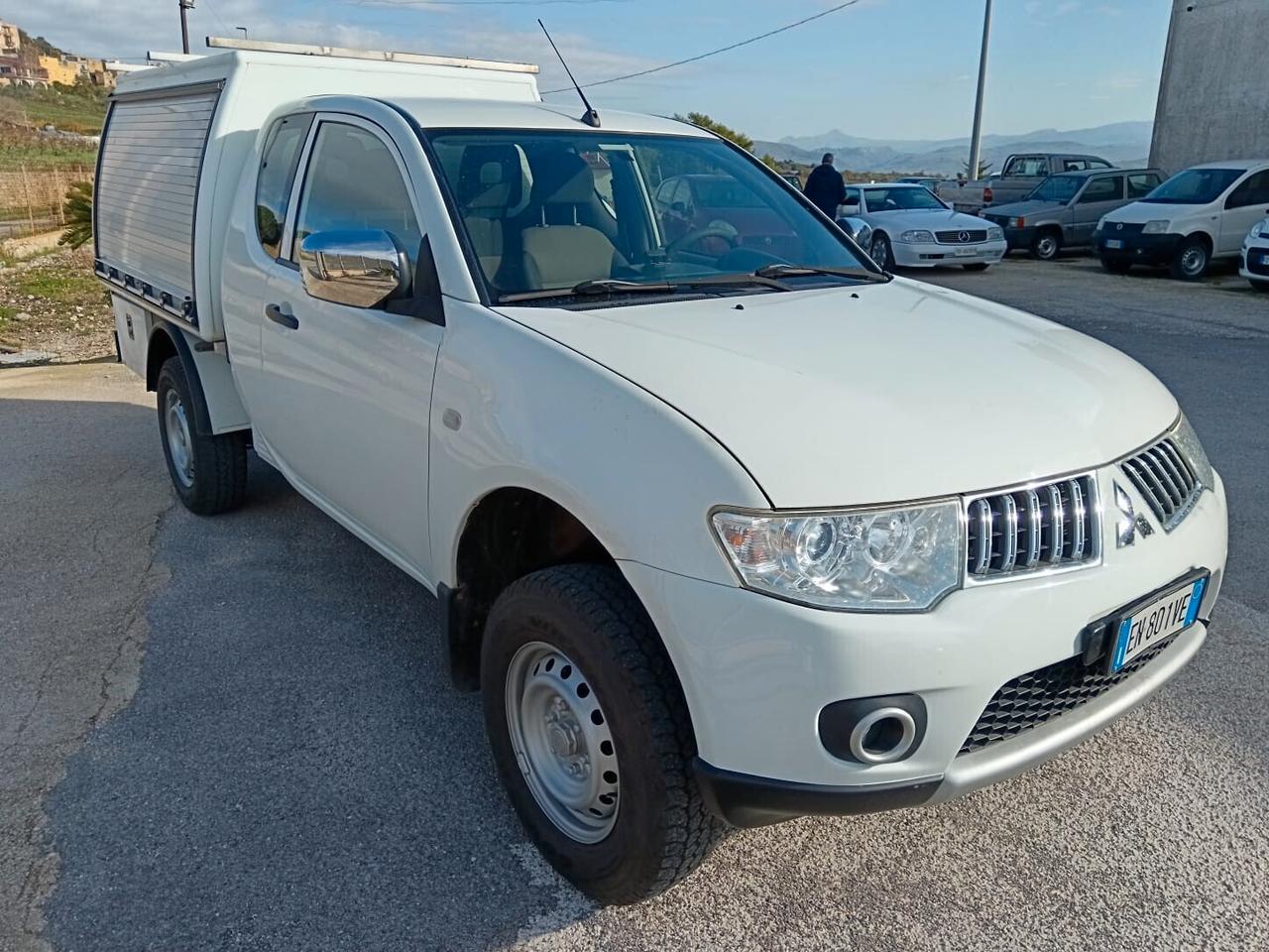 Mitsubishi L200 2.5 DI-D/136CV Club Cab Invite DPF