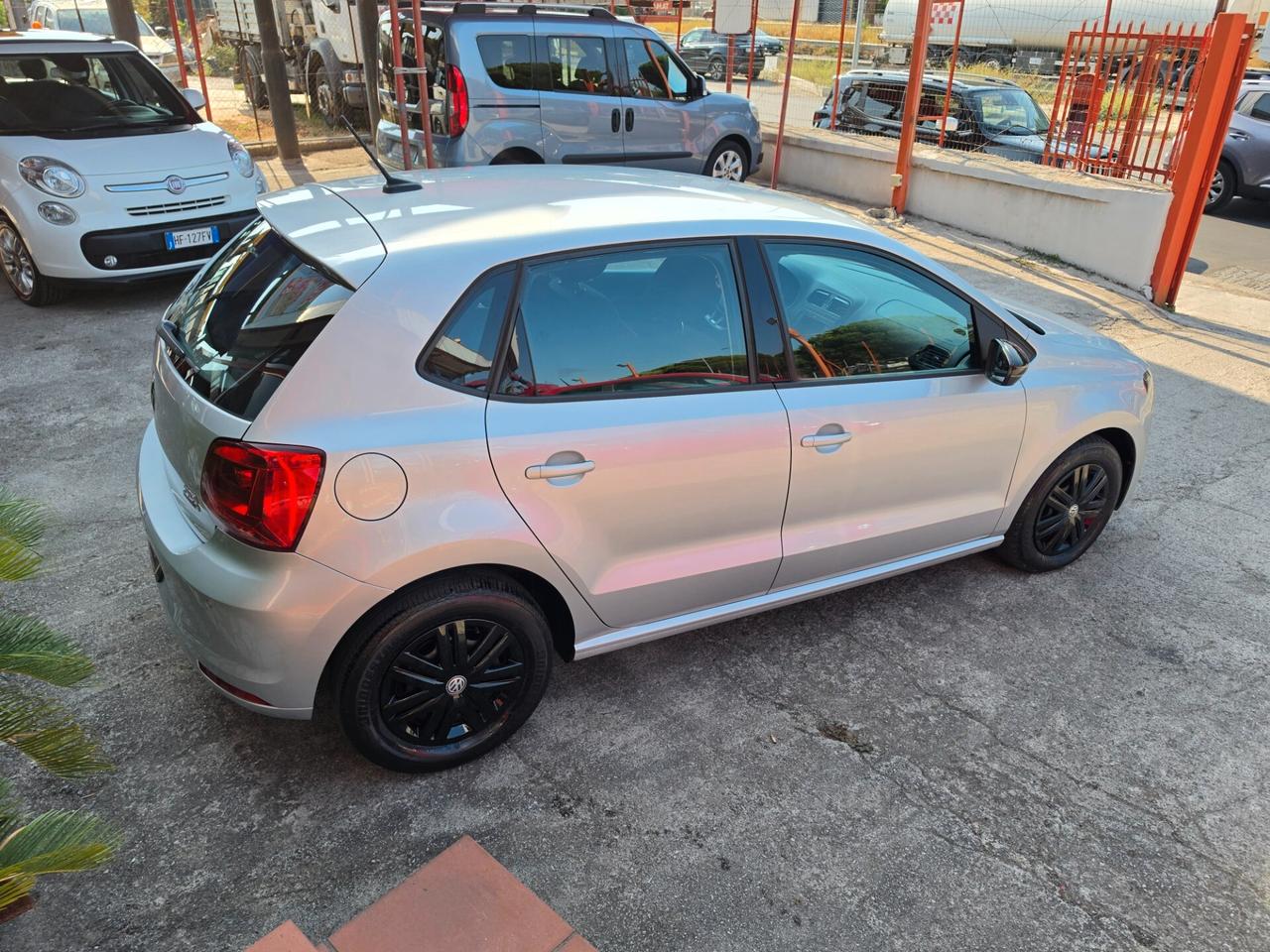 Volkswagen Polo 1.4 diesel 07/2015 cv75