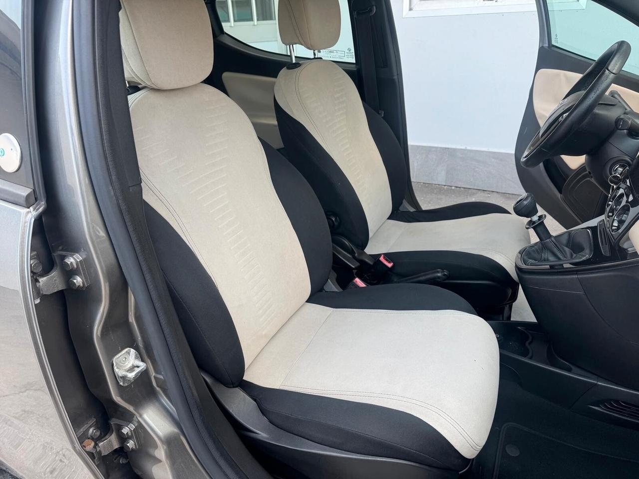 Lancia Ypsilon 0.9 TwinAir 85 CV 5 porte Metano Ecochic Elefantino