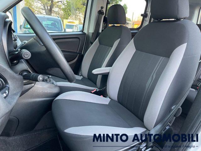 FIAT Doblo 1.6 MJT 105CV LOUNGE 5 POSTI AUTOCARRO RETROCAMERA