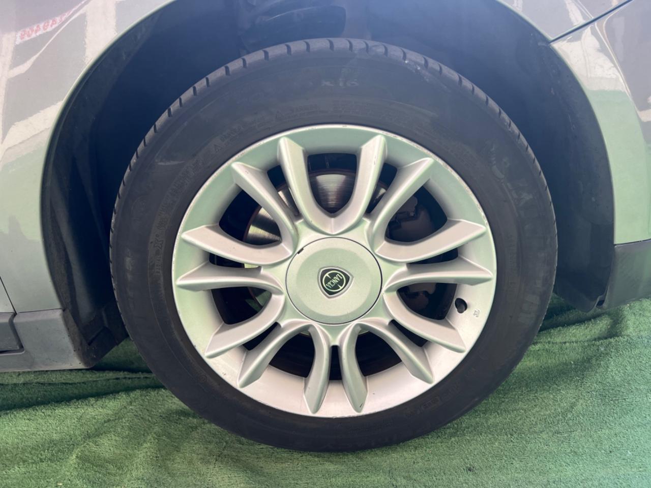 Lancia Delta 1.6 MJT DPF Platino