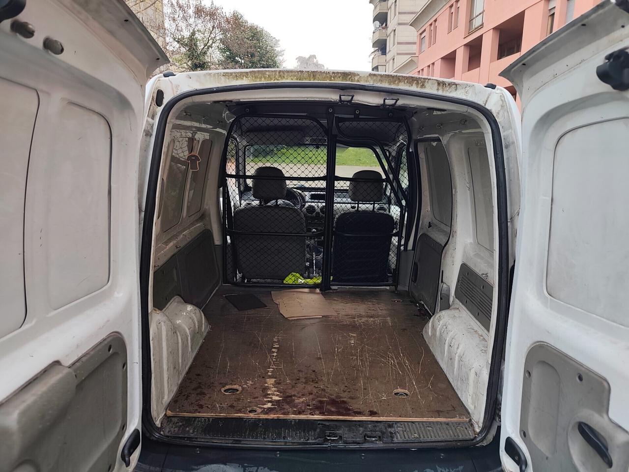 Renault Kangoo 1.5 dCi 65CV neopatentati